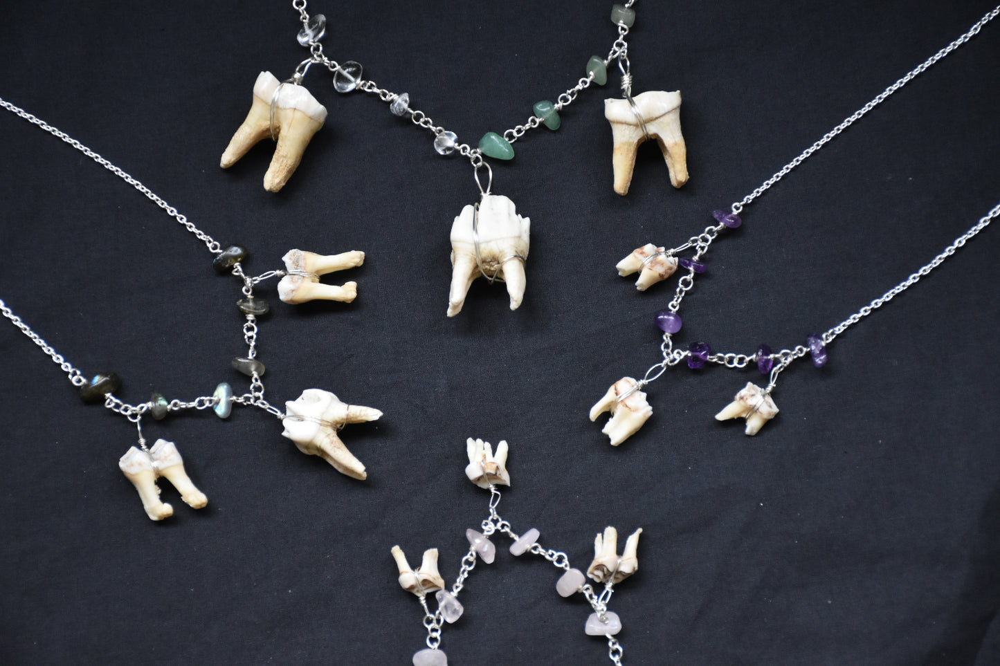 Crystal necklace 3 teeth
