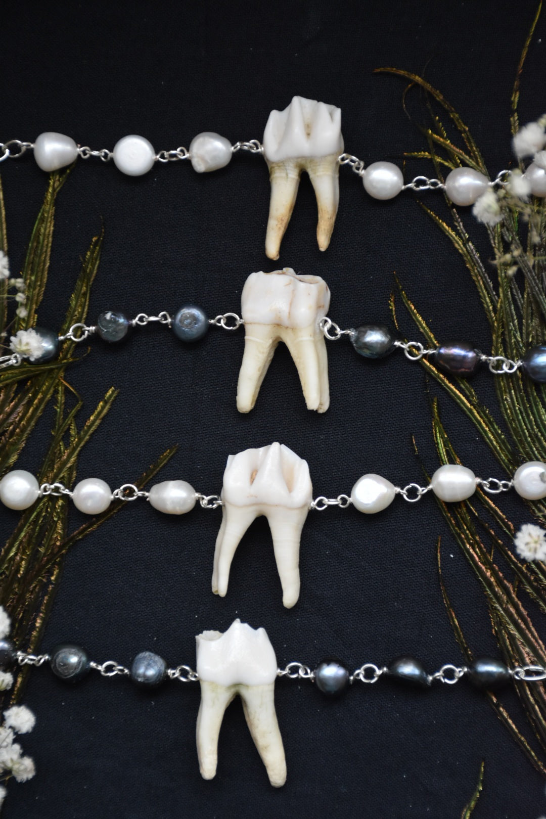 Pearl tooth necklace