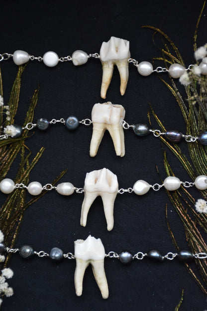 Pearl tooth necklace