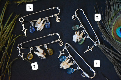 Toothy whimsical safety pin