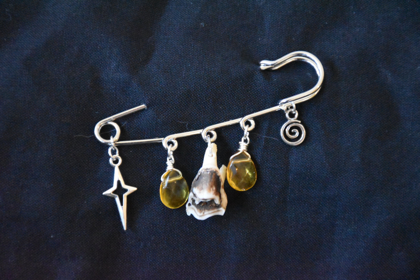 Toothy whimsical safety pin