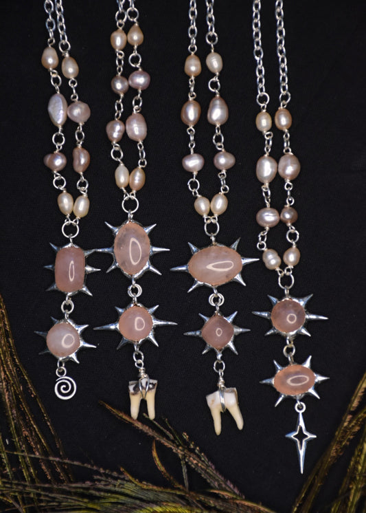 Rose bomb necklace