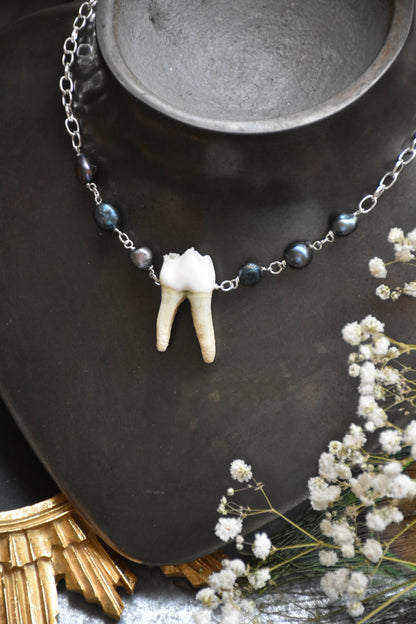 Pearl tooth necklace