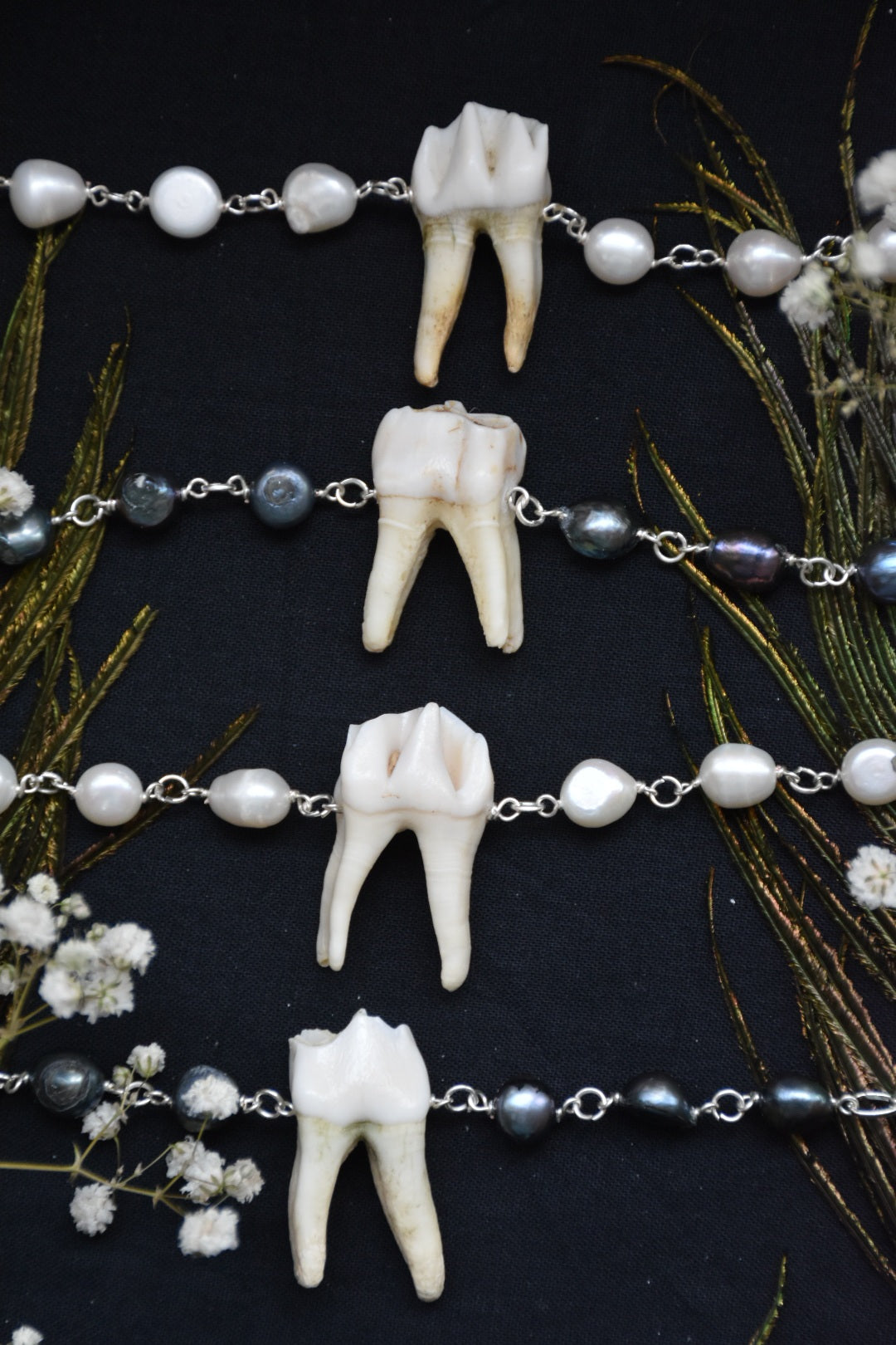 Pearl tooth necklace