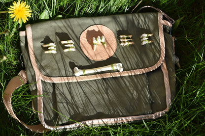 Green tooth bag